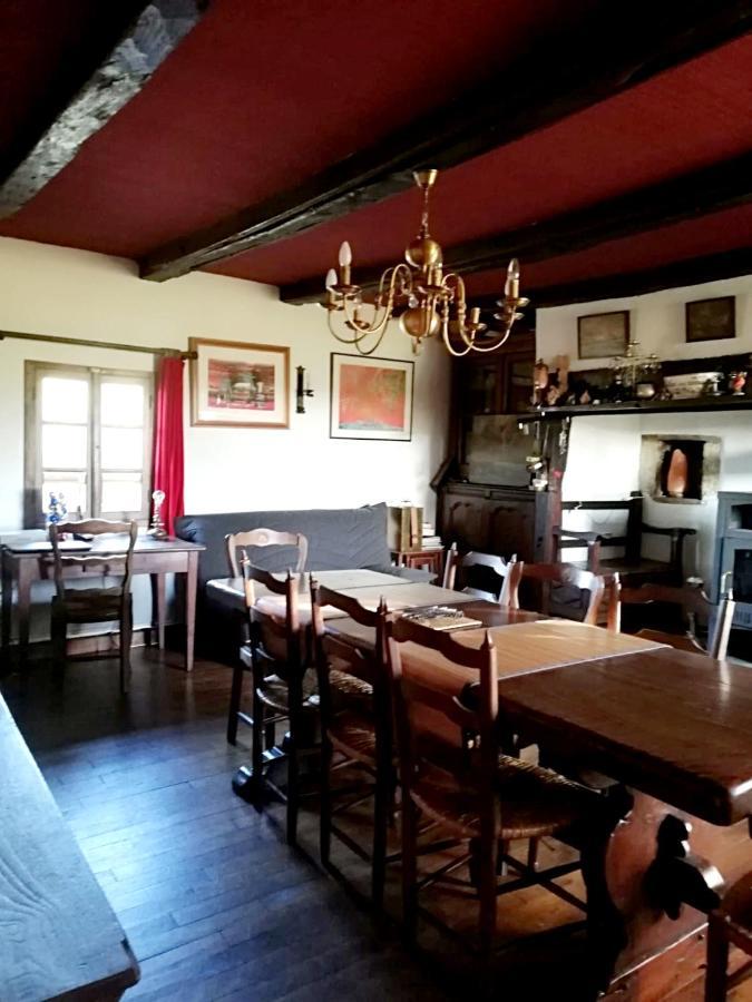 Maison Spacieuse A St Constant Fournoules Avec Jardin Saint-Constant エクステリア 写真
